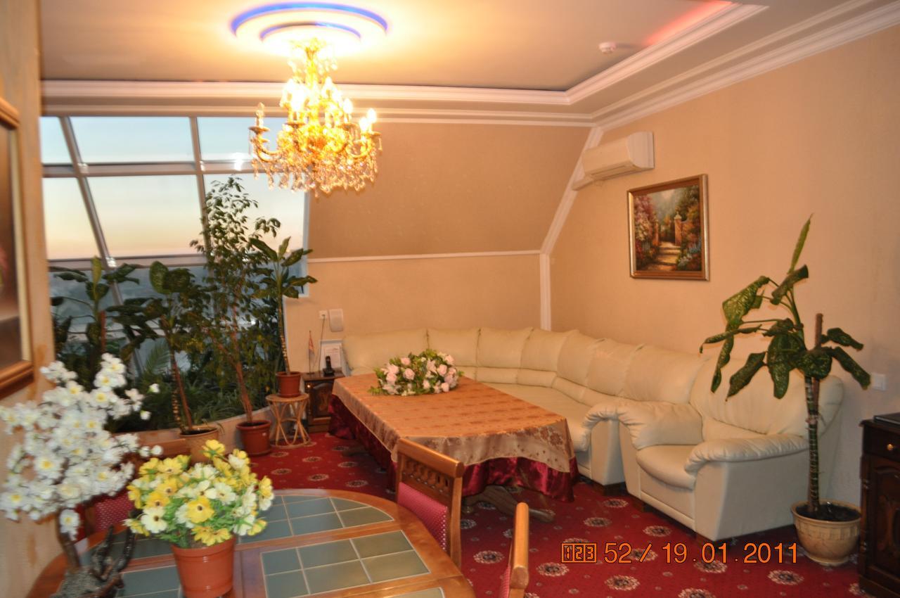 Grand Hotel Uyut Krasnodar Eksteriør bilde